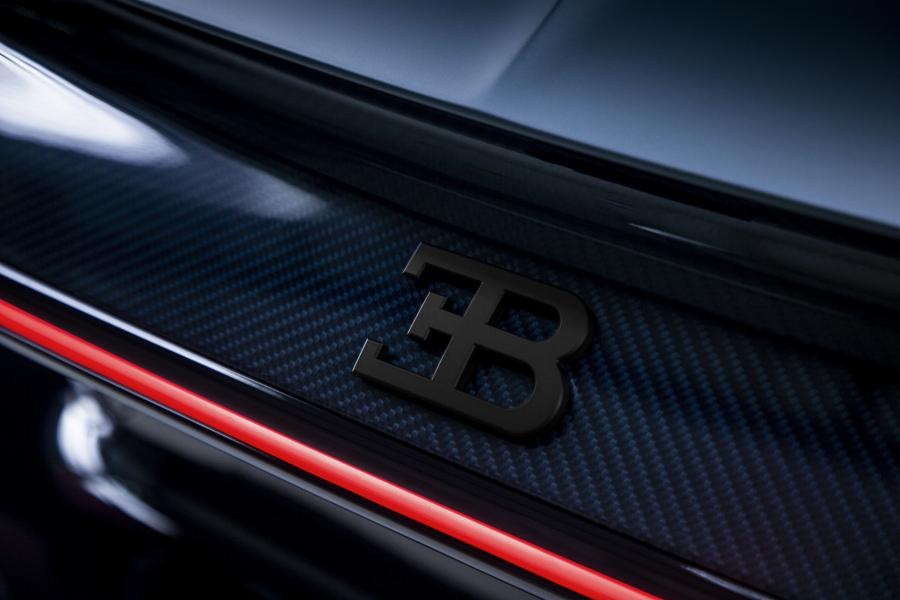Логотип Bugatti Chiron Sport 110 ans Bugatti 2019 года  (фото 16 из 33)